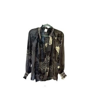 Chic Black Floral Blouse by Cabi… size medium… Noir… semi - sheer